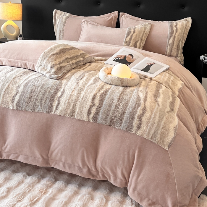 91家纺网 家纺一手货源 找家纺 羽梦家纺 2025新款260克加厚全消光皮草款阳光绒轻奢四件套 托斯卡纳-暗粉