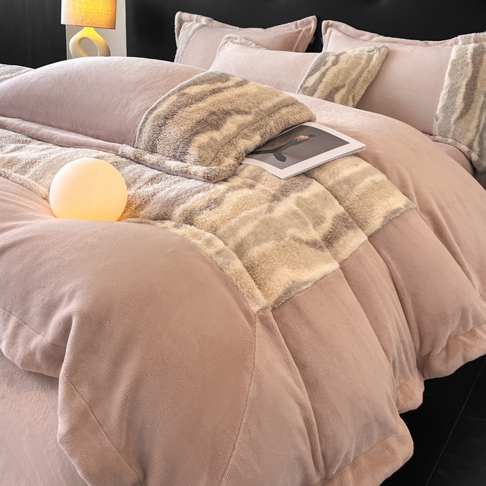 91家纺网 家纺一手货源 找家纺 羽梦家纺 2025新款260克加厚全消光皮草款阳光绒轻奢四件套 托斯卡纳-暗粉