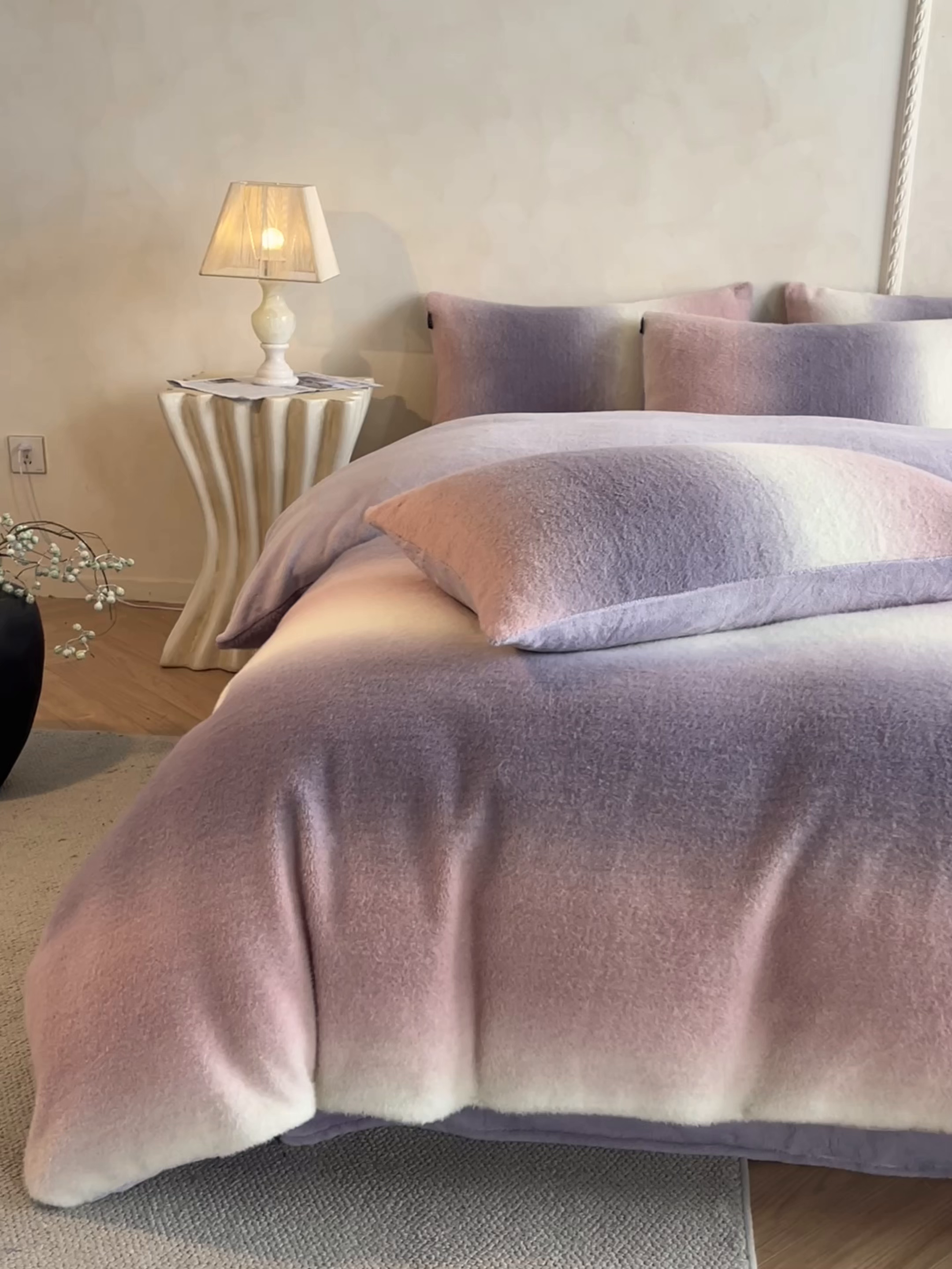 91家纺网 家纺一手货源 找家纺 羽梦家纺 2025新款260克加厚全消光云朵绒阳光绒加厚保暖四件套 棉花糖-芋泥紫