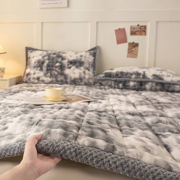 91家纺网 家纺一手货源 找家纺 正邦家纺 2025新款泡泡绒床褥床垫 渐变灰