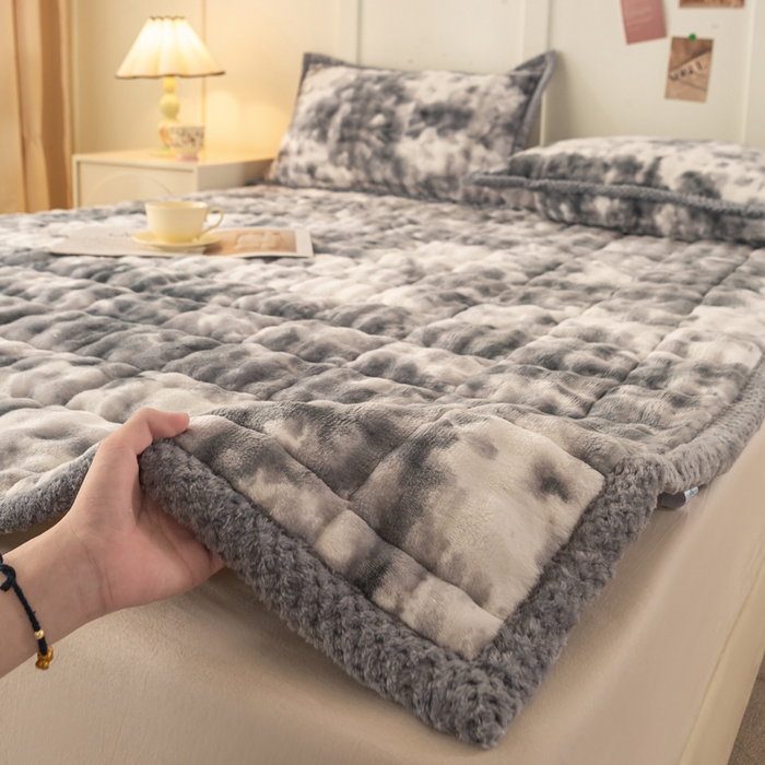 91家纺网 家纺一手货源 找家纺 正邦家纺 2025新款泡泡绒床褥床垫 渐变灰