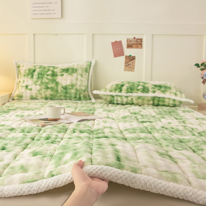 91家纺网 家纺一手货源 找家纺 正邦家纺 2025新款泡泡绒床褥床垫 渐变绿
