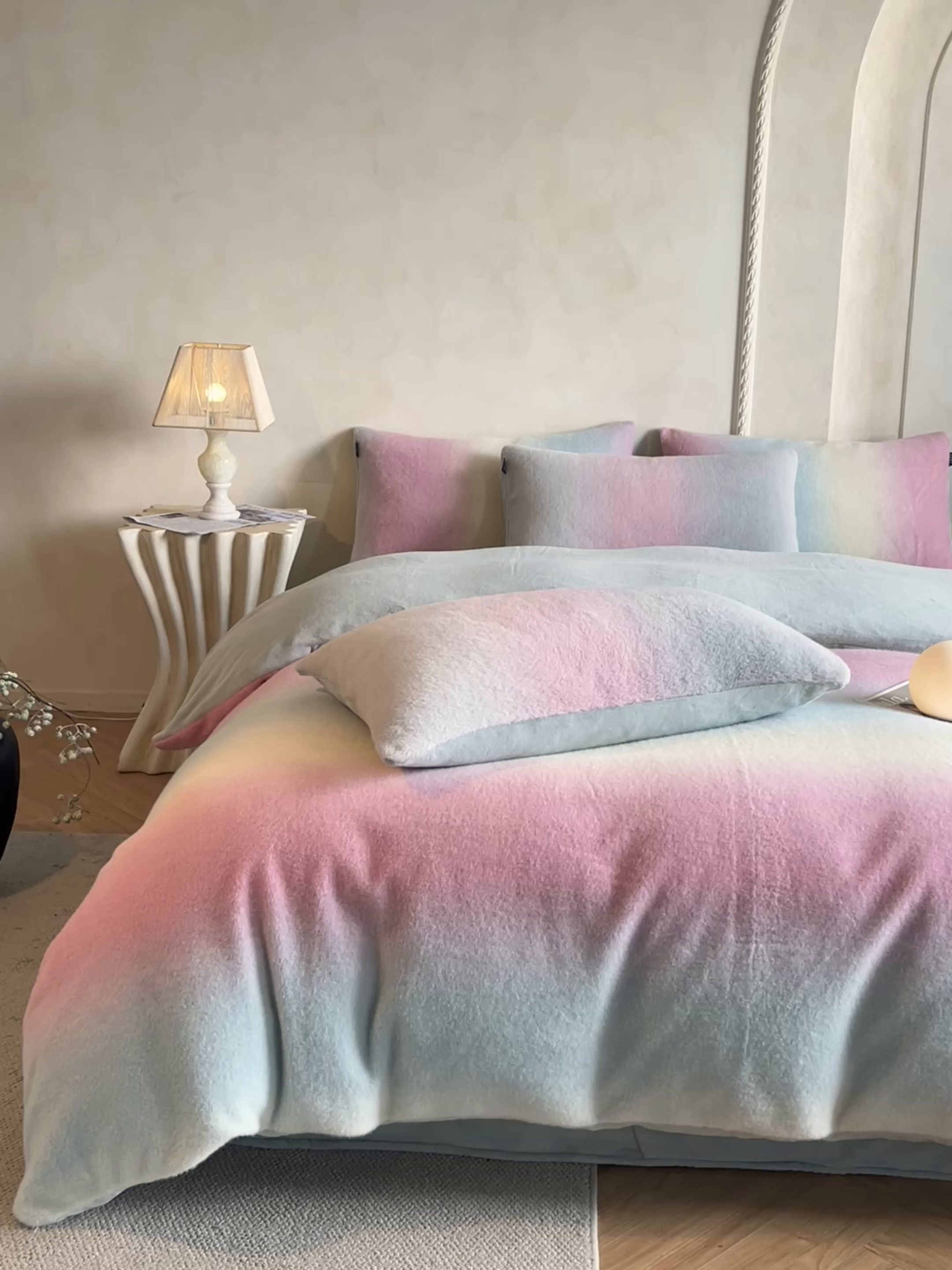 91家纺网 家纺一手货源 找家纺 羽梦家纺 2025新款260克加厚全消光云朵绒阳光绒加厚保暖四件套 棉花糖-泡芙粉