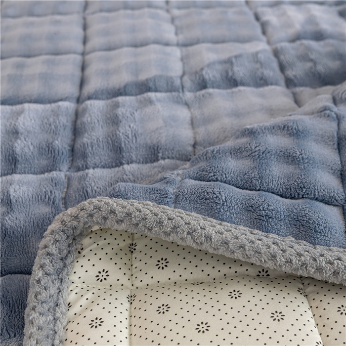 91家纺网 家纺一手货源 找家纺 正邦家纺 2025新款泡泡绒床褥床垫 雾蓝