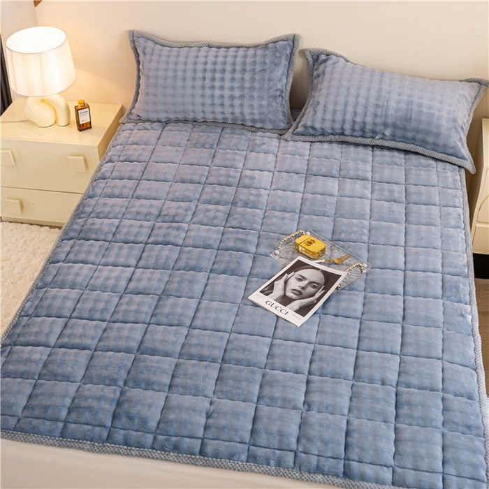 91家纺网 家纺一手货源 找家纺 正邦家纺 2025新款泡泡绒床褥床垫 雾蓝