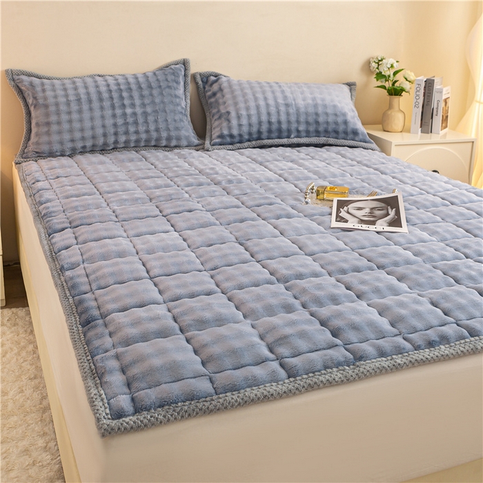 91家纺网 家纺一手货源 找家纺 正邦家纺 2025新款泡泡绒床褥床垫 雾蓝