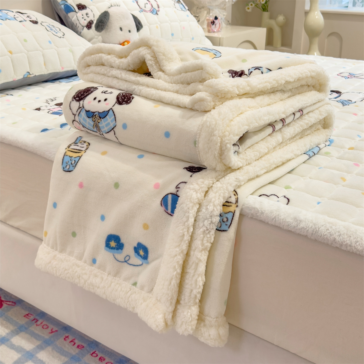 91家纺网 家纺一手货源 找家纺 （总）丝幔家纺 2025新款牛奶绒印花床护垫成人款