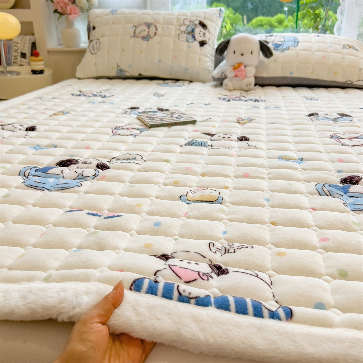 91家纺网 家纺一手货源 找家纺 （总）丝幔家纺 2025新款牛奶绒印花床护垫成人款