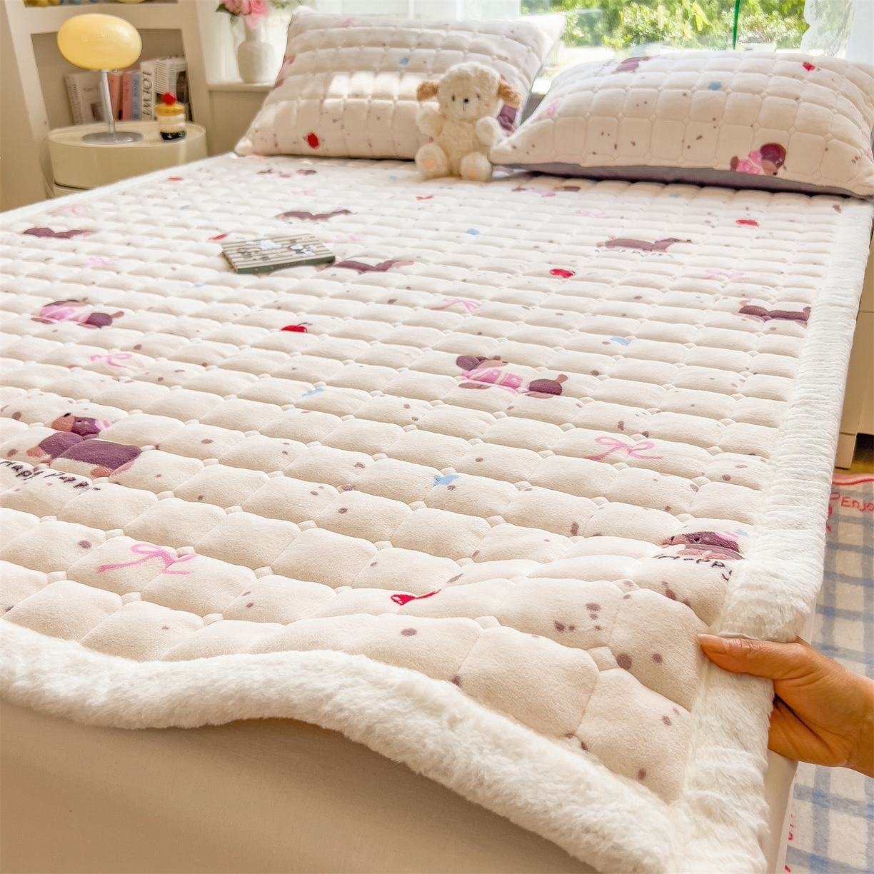 丝幔家纺 2025新款牛奶绒印花床护垫成人款 腊肠狗