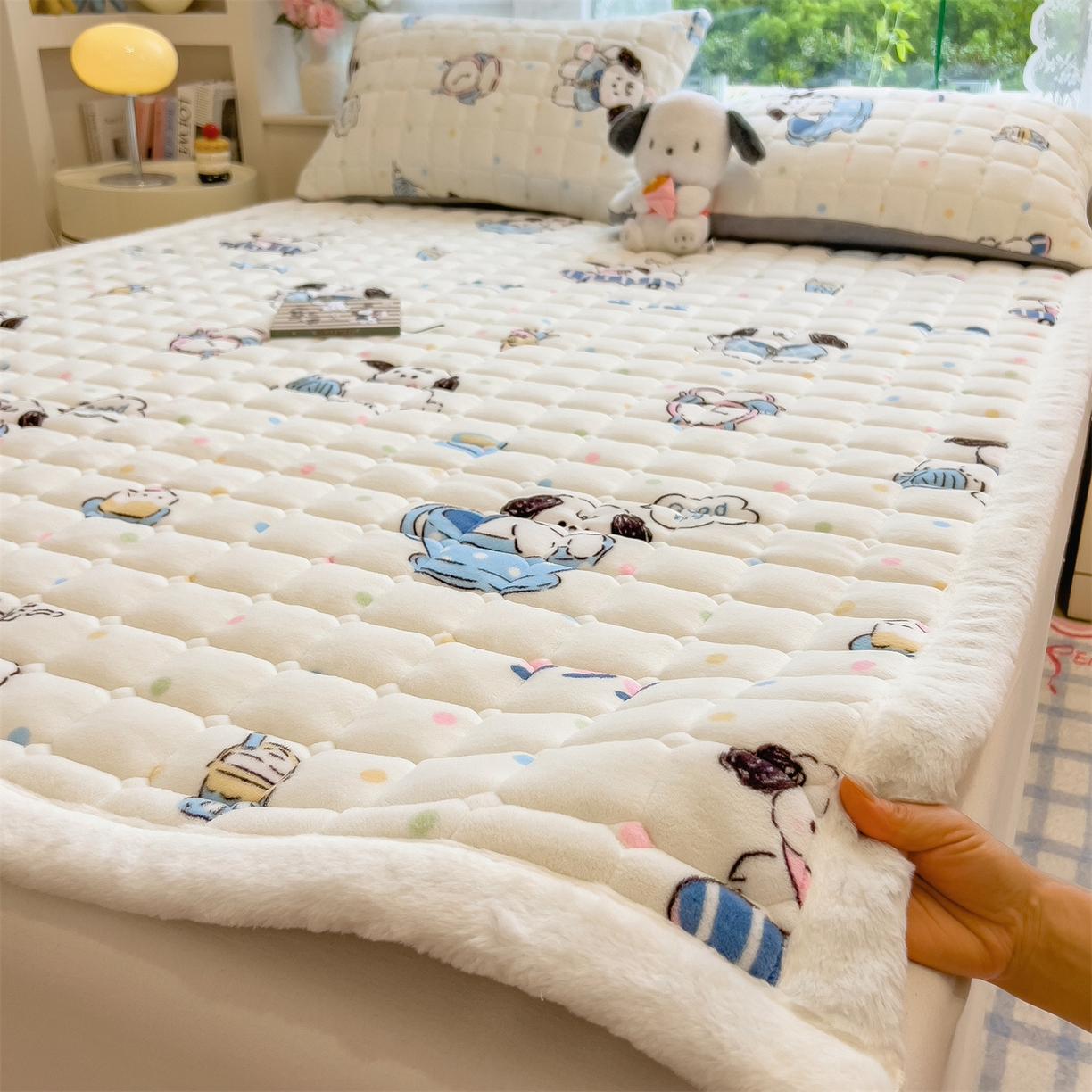 丝幔家纺 2025新款牛奶绒印花床护垫成人款 萌宠小狗