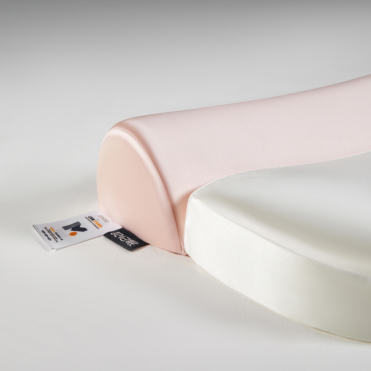 91家纺网 家纺一手货源 找家纺 芯链 2025新款深睡零压慢回弹牵引二合一牵引组合枕头 粉白色