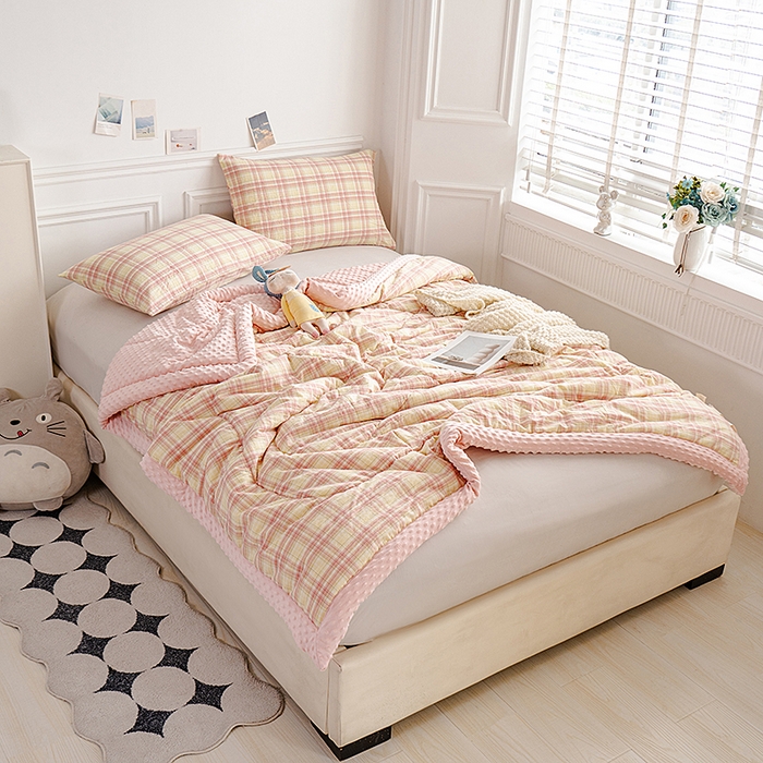 91家纺网 家纺一手货源 找家纺 （总）天瑜家纺 2025新款全棉纯棉色织水洗棉手包豆豆被大豆被被子被芯