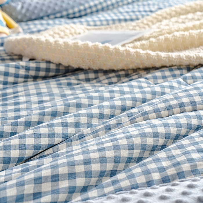 91家纺网 家纺一手货源 找家纺 天瑜家纺 2025新款全棉纯棉色织水洗棉手包豆豆被大豆被被子被芯 蓝小格