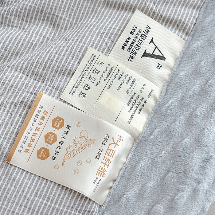 91家纺网 家纺一手货源 找家纺 天瑜家纺 2025新款全棉纯棉色织水洗棉手包豆豆被大豆被被子被芯 灰细条纹