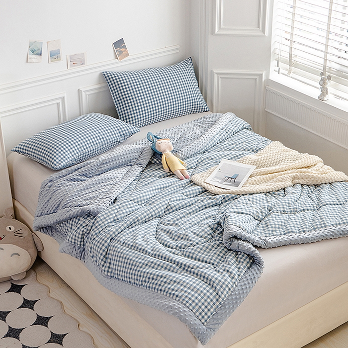 91家纺网 家纺一手货源 找家纺 天瑜家纺 2025新款全棉纯棉色织水洗棉手包豆豆被大豆被被子被芯 蓝小格