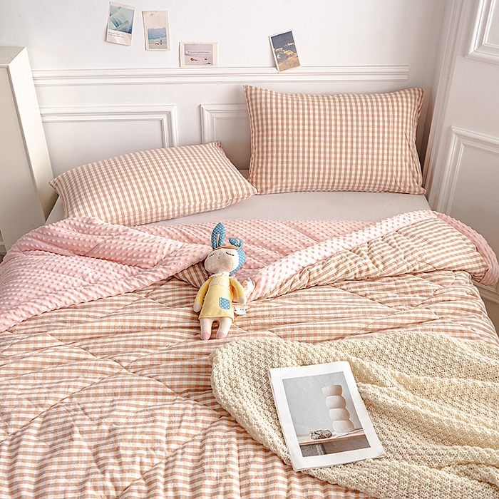 91家纺网 家纺一手货源 找家纺 天瑜家纺 2025新款全棉纯棉色织水洗棉手包豆豆被大豆被被子被芯 粉小格