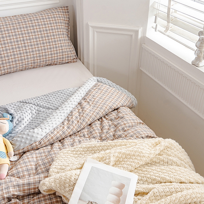 91家纺网 家纺一手货源 找家纺 天瑜家纺 2025新款全棉纯棉色织水洗棉手包豆豆被大豆被被子被芯 洋气灰