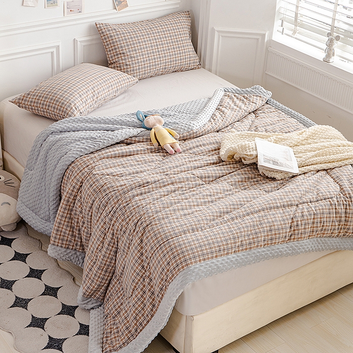 91家纺网 家纺一手货源 找家纺 天瑜家纺 2025新款全棉纯棉色织水洗棉手包豆豆被大豆被被子被芯 洋气灰