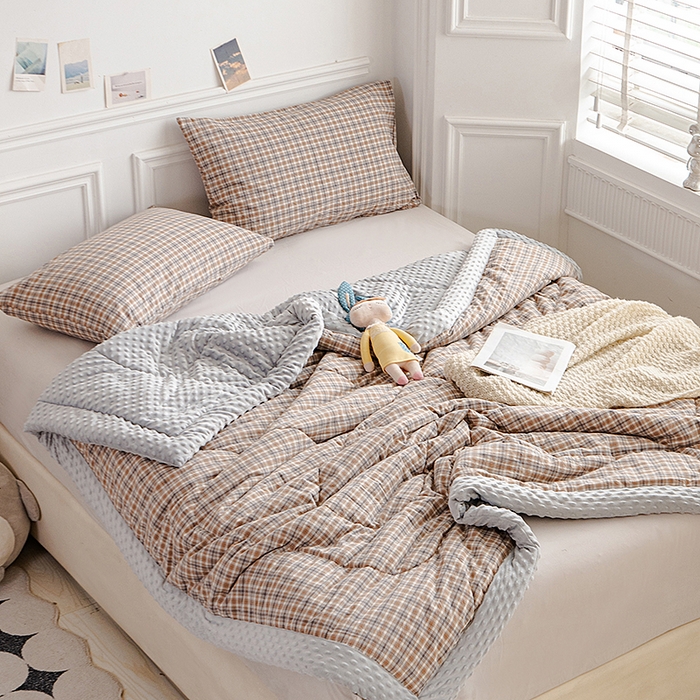 91家纺网 家纺一手货源 找家纺 天瑜家纺 2025新款全棉纯棉色织水洗棉手包豆豆被大豆被被子被芯 洋气灰