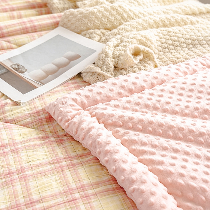 91家纺网 家纺一手货源 找家纺 （总）天瑜家纺 2025新款全棉纯棉色织水洗棉手包豆豆被大豆被被子被芯