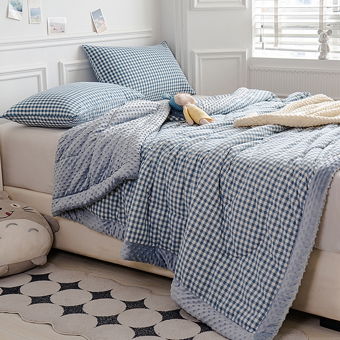 91家纺网 家纺一手货源 找家纺 天瑜家纺 2025新款全棉纯棉色织水洗棉手包豆豆被大豆被被子被芯 蓝小格