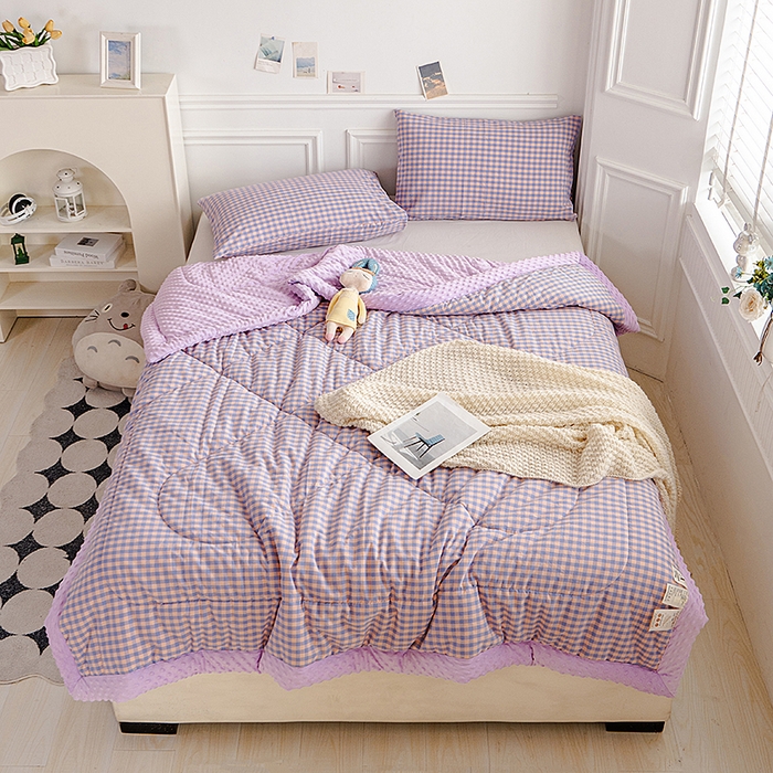 91家纺网 家纺一手货源 找家纺 天瑜家纺 2025新款全棉纯棉色织水洗棉手包豆豆被大豆被被子被芯 紫粉小格