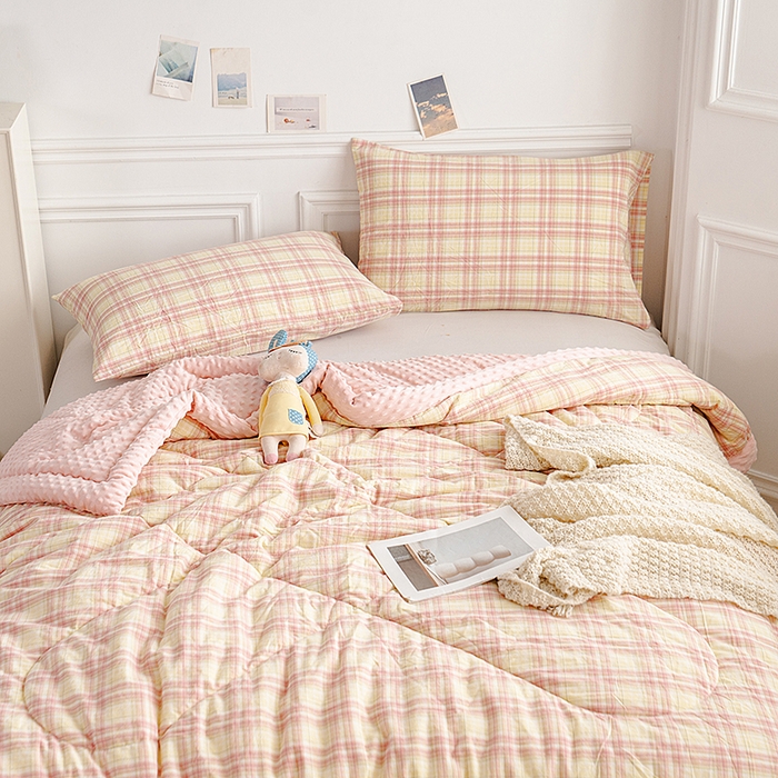 91家纺网 家纺一手货源 找家纺 天瑜家纺 2025新款全棉纯棉色织水洗棉手包豆豆被大豆被被子被芯 布叮粉