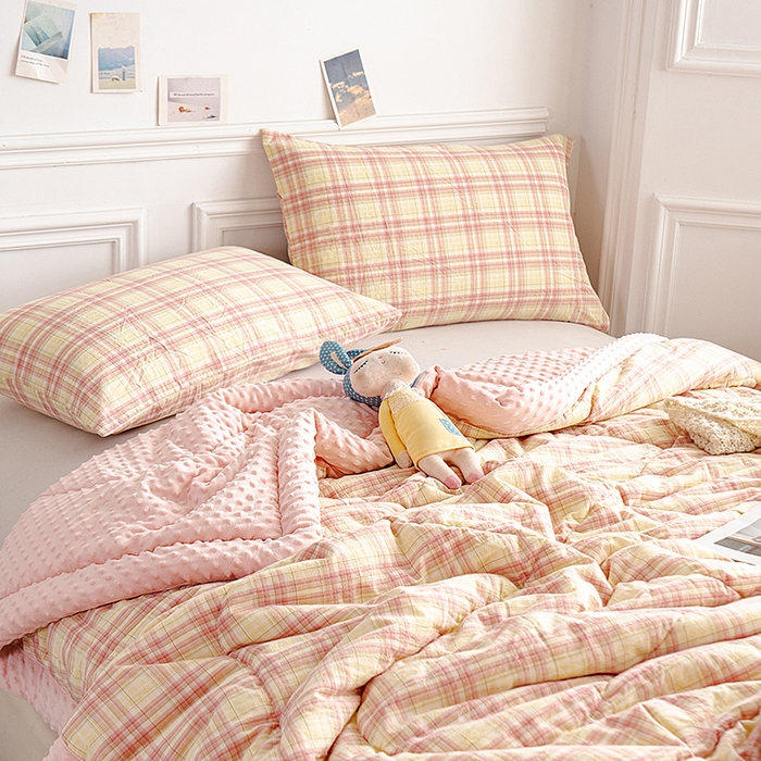 91家纺网 家纺一手货源 找家纺 天瑜家纺 2025新款全棉纯棉色织水洗棉手包豆豆被大豆被被子被芯 布叮粉