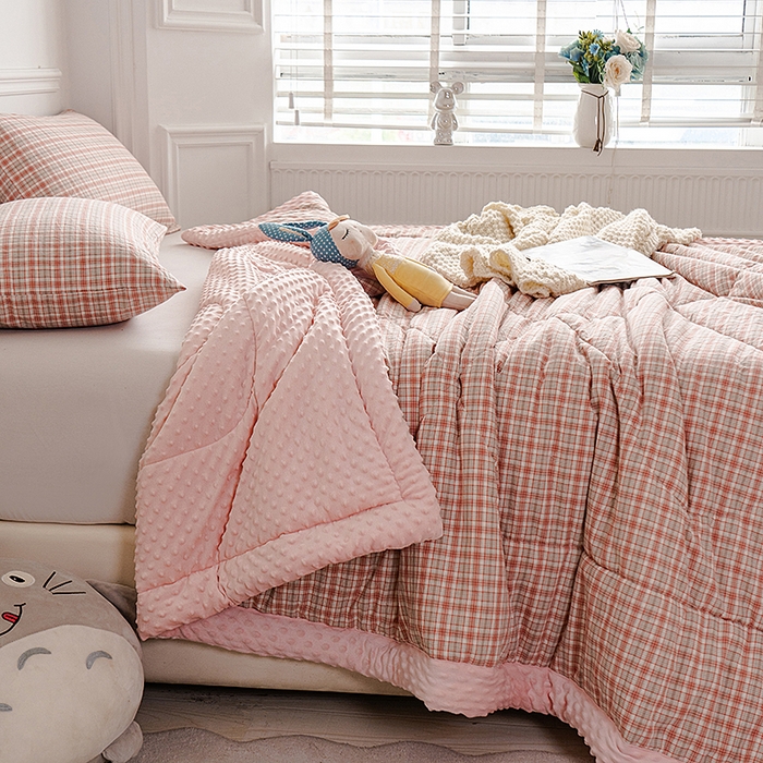 91家纺网 家纺一手货源 找家纺 天瑜家纺 2025新款全棉纯棉色织水洗棉手包豆豆被大豆被被子被芯 洋气红