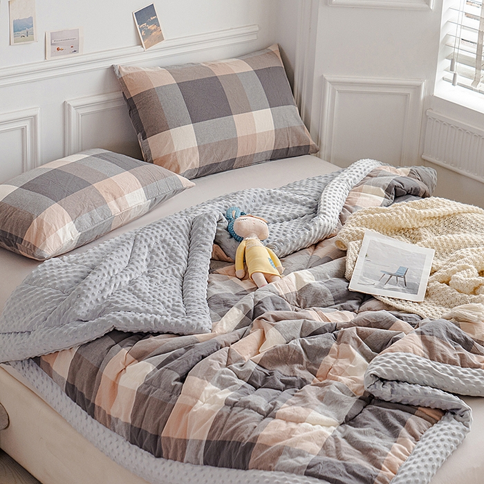 91家纺网 家纺一手货源 找家纺 天瑜家纺 2025新款全棉纯棉色织水洗棉手包豆豆被大豆被被子被芯 洛伊灰咖大格