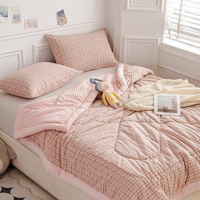 91家纺网 家纺一手货源 找家纺 天瑜家纺 2025新款全棉纯棉色织水洗棉手包豆豆被大豆被被子被芯 洋气红