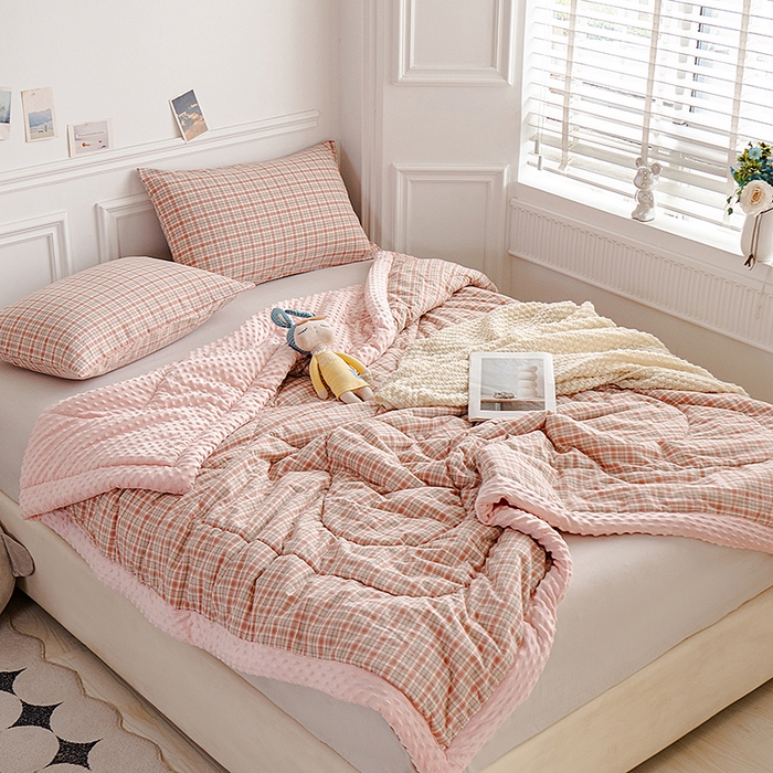 91家纺网 家纺一手货源 找家纺 天瑜家纺 2025新款全棉纯棉色织水洗棉手包豆豆被大豆被被子被芯 洋气红