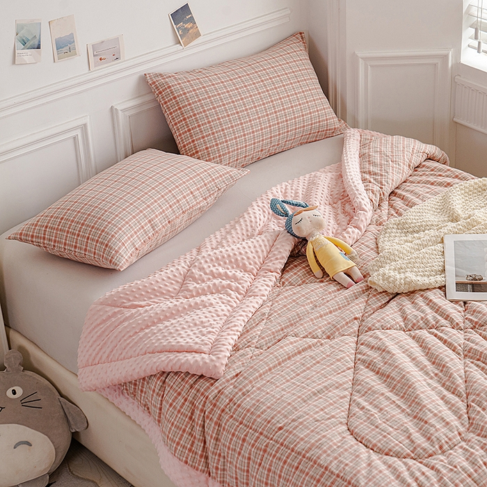 91家纺网 家纺一手货源 找家纺 天瑜家纺 2025新款全棉纯棉色织水洗棉手包豆豆被大豆被被子被芯 洋气红