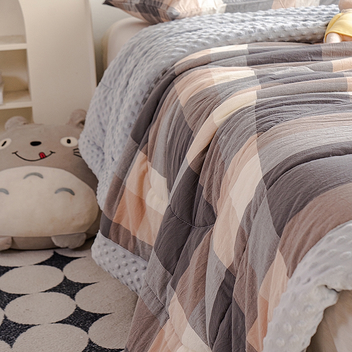 91家纺网 家纺一手货源 找家纺 天瑜家纺 2025新款全棉纯棉色织水洗棉手包豆豆被大豆被被子被芯 洛伊灰咖大格