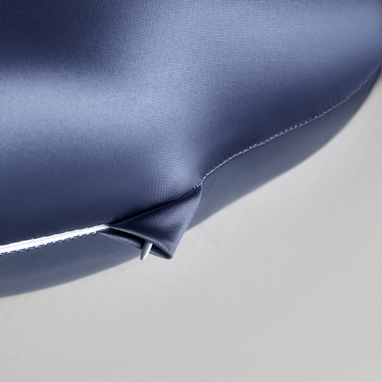 91家纺网 家纺一手货源 找家纺 芯链  2025年新款生物基贝壳枕 深蓝色