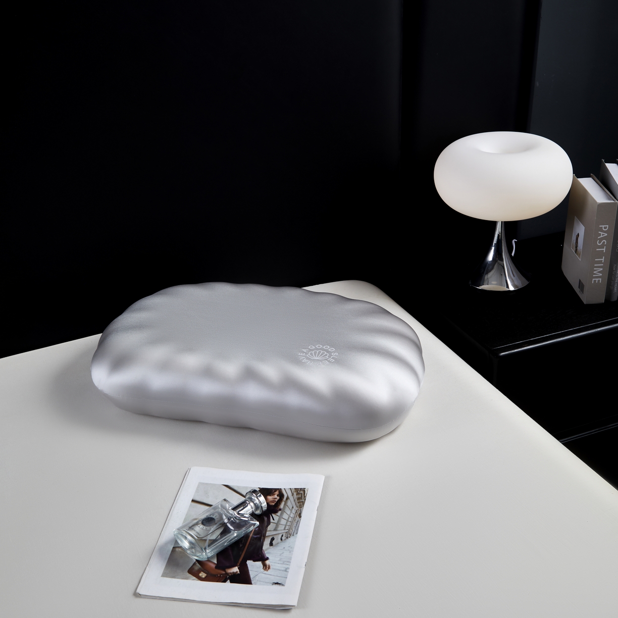 91家纺网 家纺一手货源 找家纺 芯链  2025年新款生物基贝壳枕 银灰色