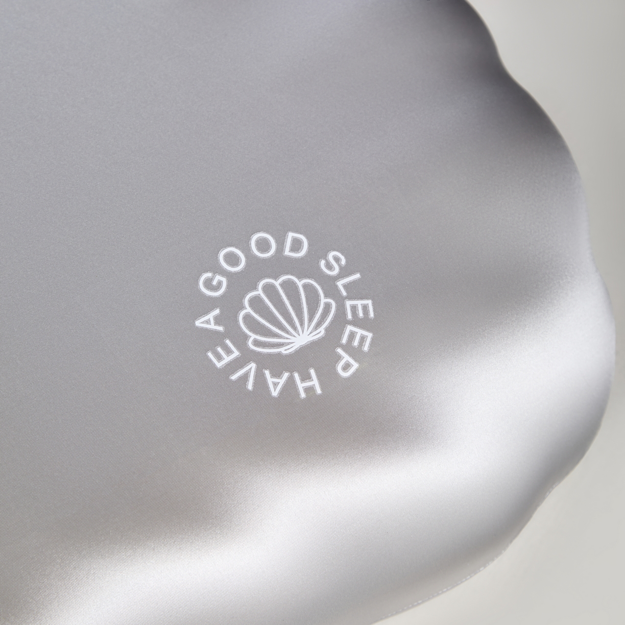 91家纺网 家纺一手货源 找家纺 芯链  2025年新款生物基贝壳枕 银灰色