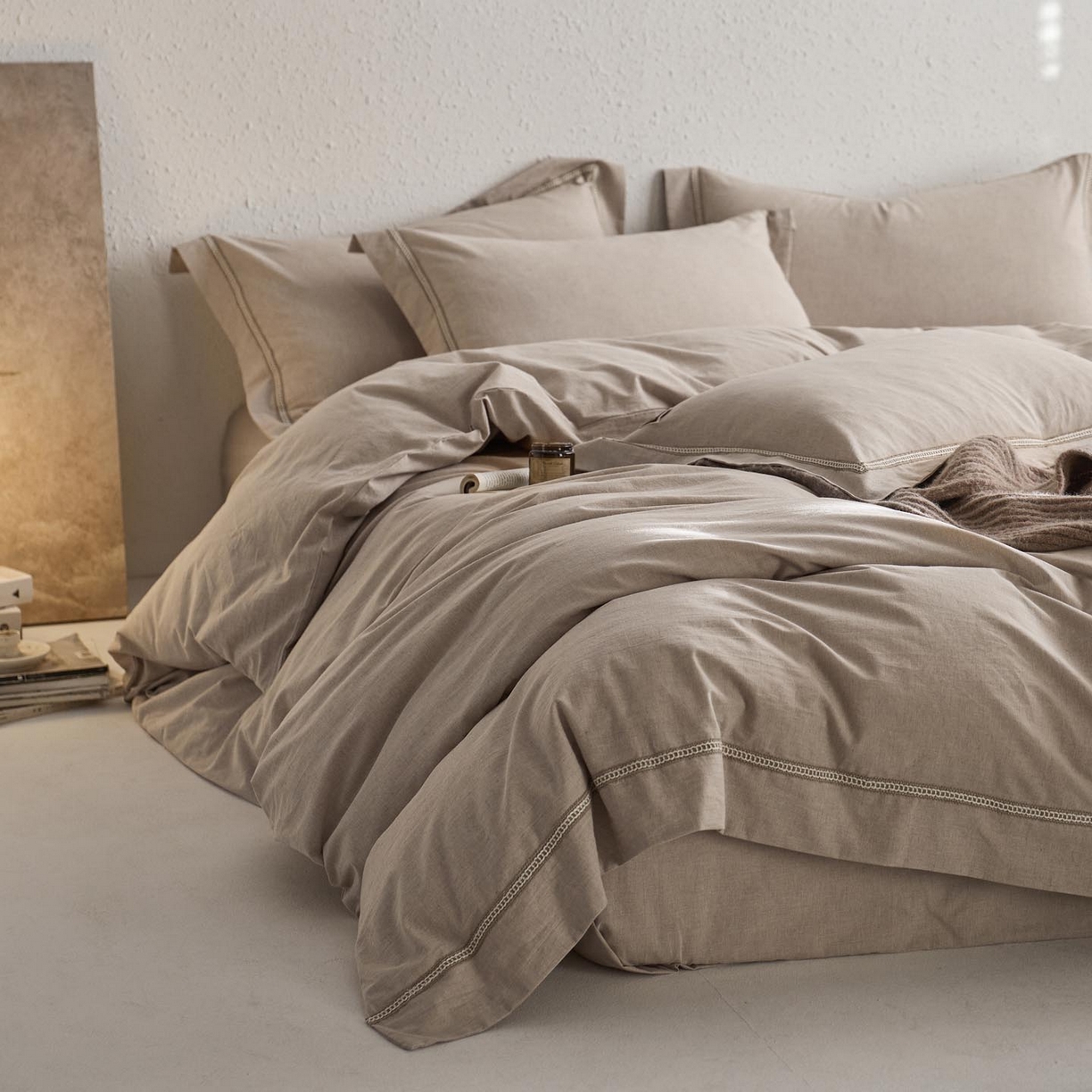 91家纺网 家纺一手货源 找家纺 涵宸家纺 2025新款A类棉麻四件套-简慕 简慕-浅驼