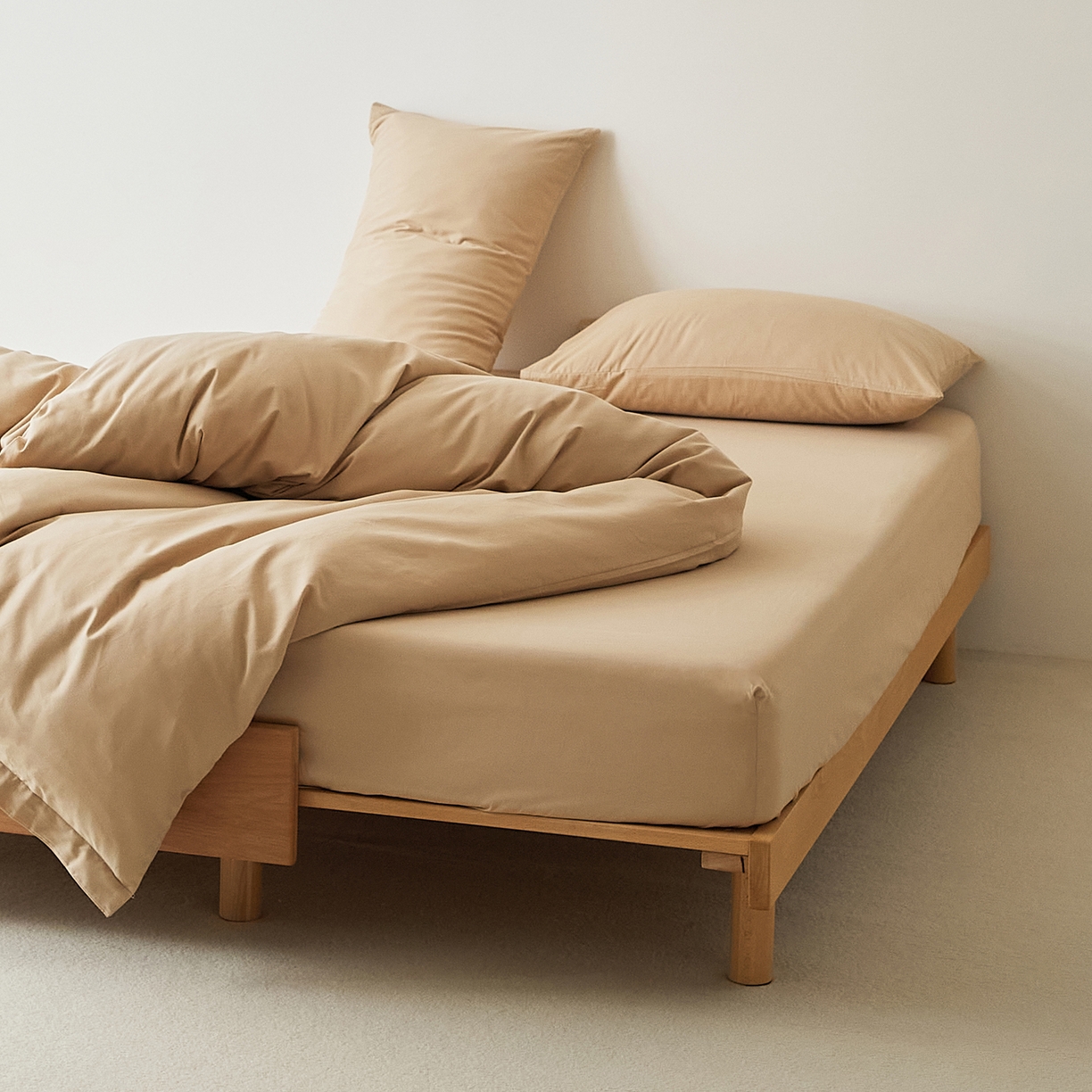 91家纺网 家纺一手货源 找家纺 EH家居 2025新款全棉磨毛纯色单床笠-云栖系列 布丁咖