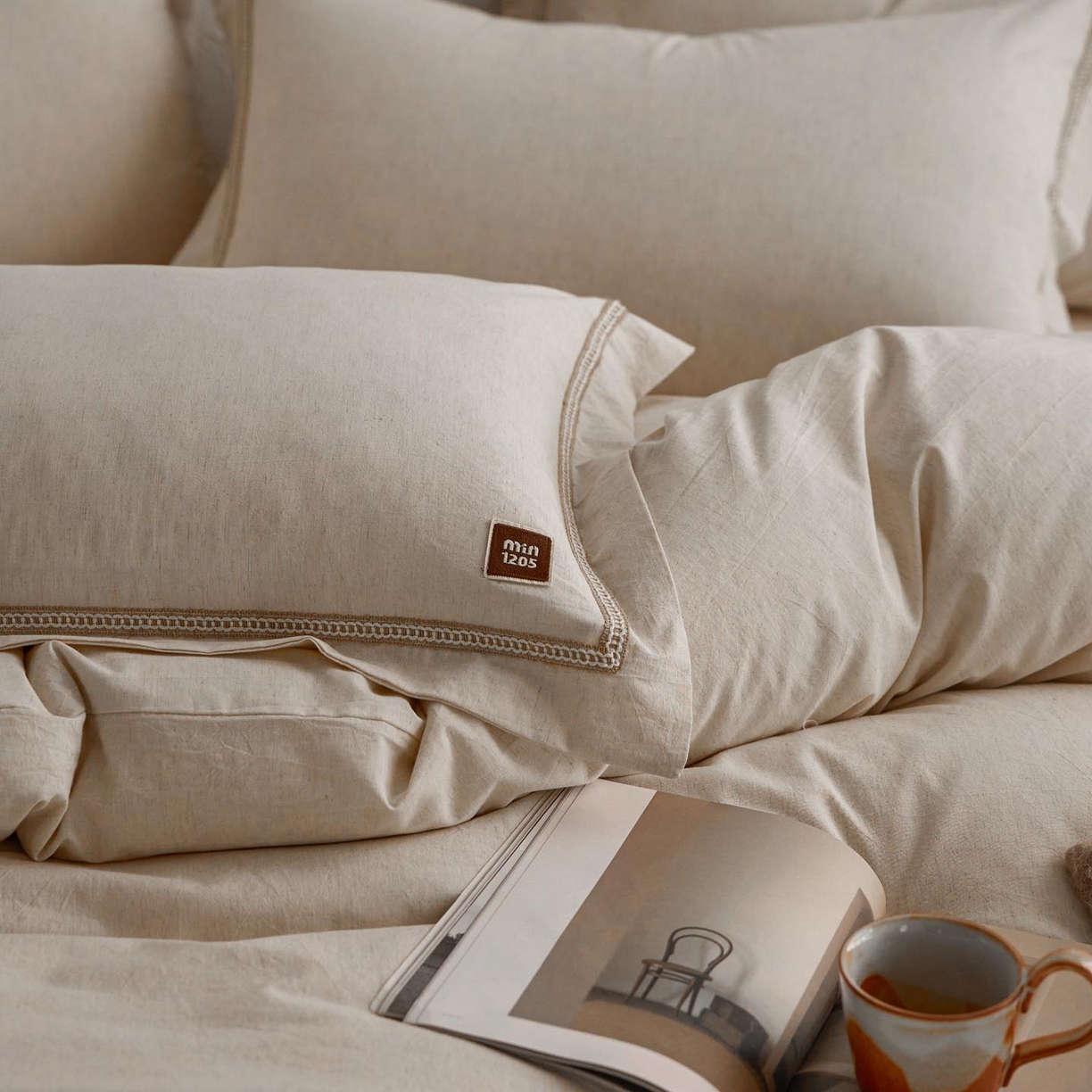 91家纺网 家纺一手货源 找家纺 涵宸家纺 2025新款A类棉麻四件套-简慕 简慕-本色