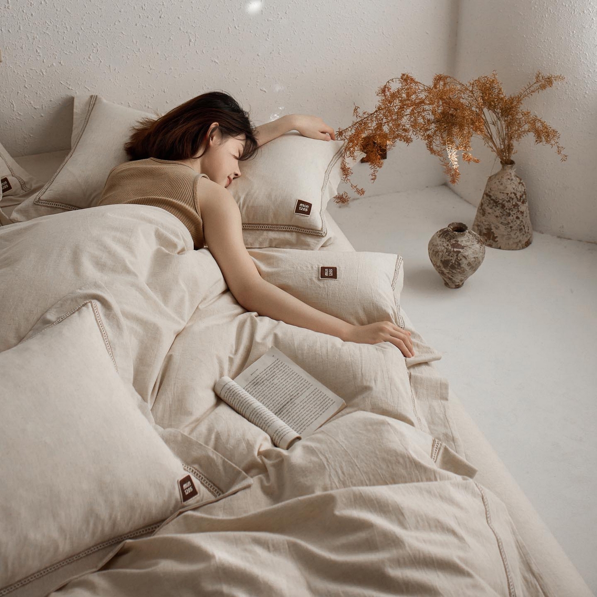 91家纺网 家纺一手货源 找家纺 涵宸家纺 2025新款A类棉麻四件套-简慕 简慕-本色