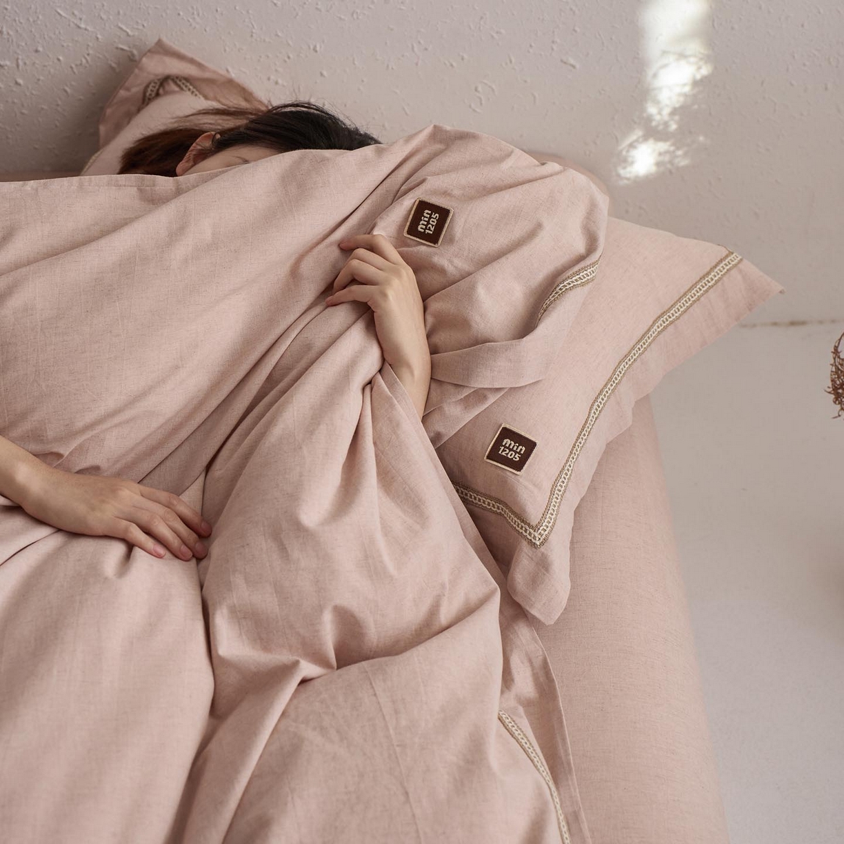 91家纺网 家纺一手货源 找家纺 涵宸家纺 2025新款A类棉麻四件套-简慕 简慕-浅粉