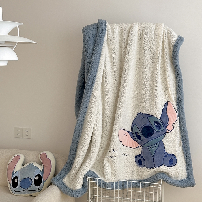 91家纺网 家纺一手货源 找家纺 小叮当家纺仓储工厂店 2025新款A类母婴级迪士尼毛毯牛奶绒毯珊瑚绒毛毯沙发毯盖毯雪花绒毛毯午睡毯子 贴布绣-卖萌史迪仔