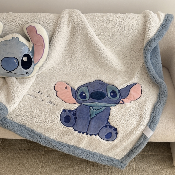 91家纺网 家纺一手货源 找家纺 小叮当家纺仓储工厂店 2025新款A类母婴级迪士尼毛毯牛奶绒毯珊瑚绒毛毯沙发毯盖毯雪花绒毛毯午睡毯子 贴布绣-卖萌史迪仔