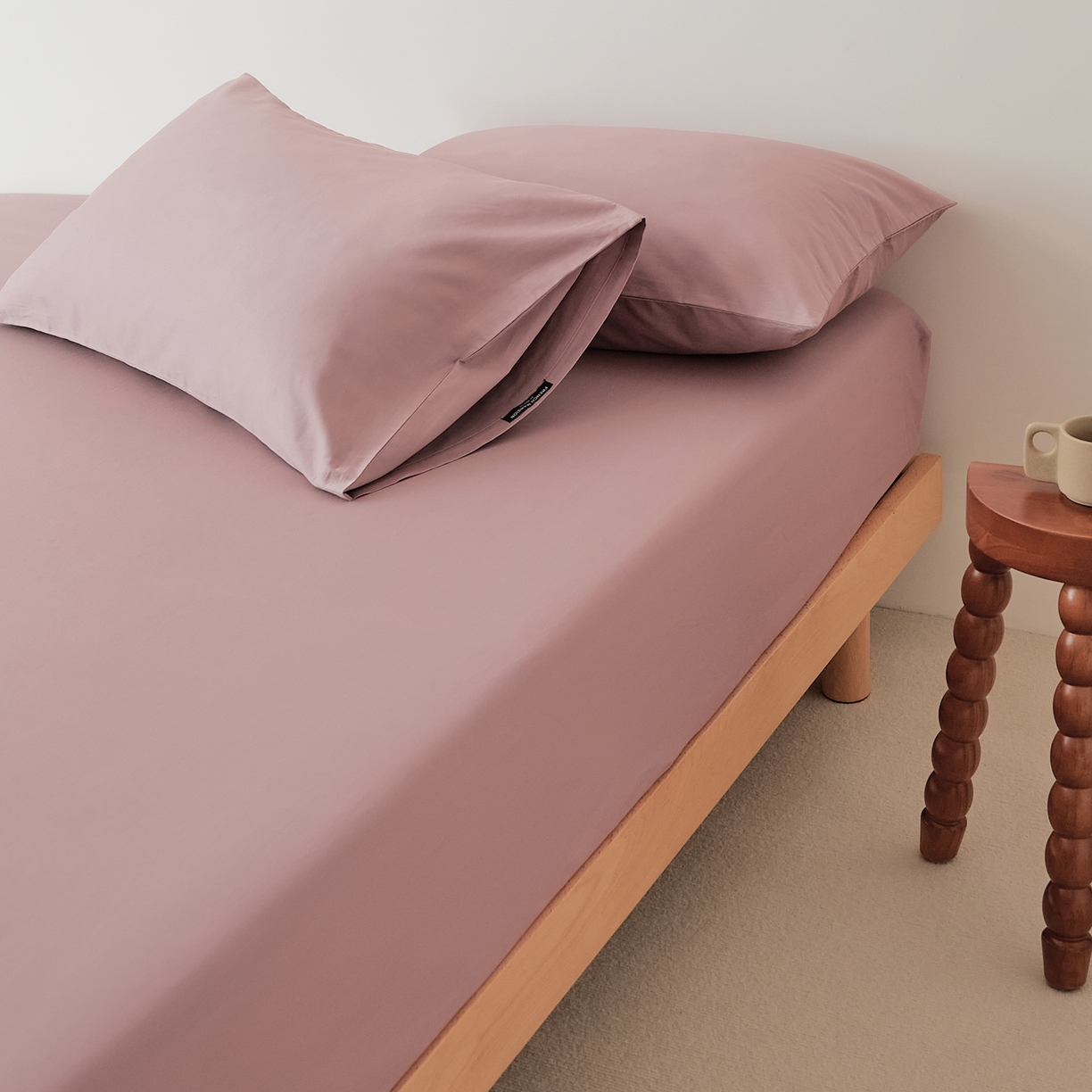 91家纺网 家纺一手货源 找家纺 EH家居 2025新款全棉磨毛纯色单床笠-云栖系列 粉紫色