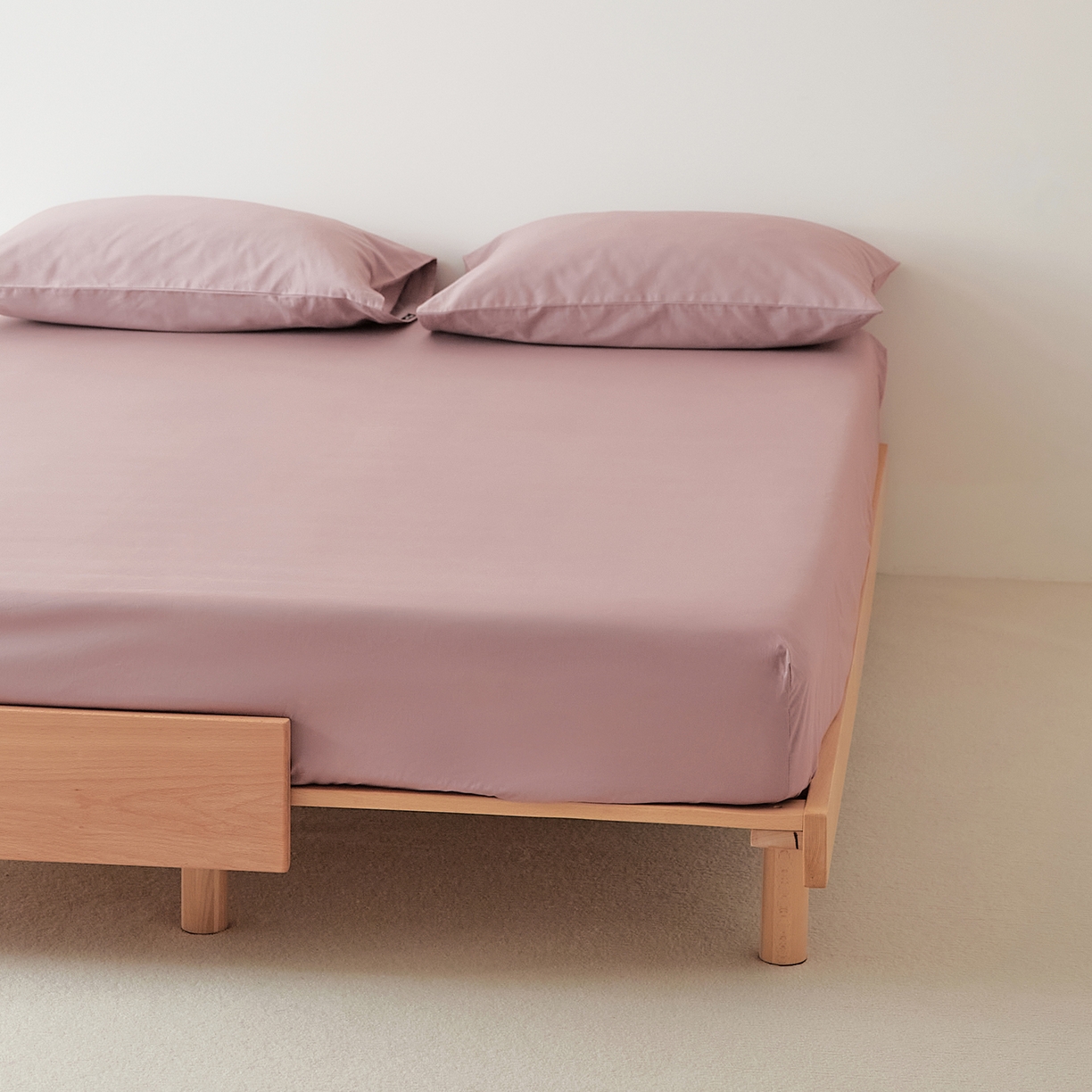 91家纺网 家纺一手货源 找家纺 EH家居 2025新款全棉磨毛纯色单床笠-云栖系列 粉紫色