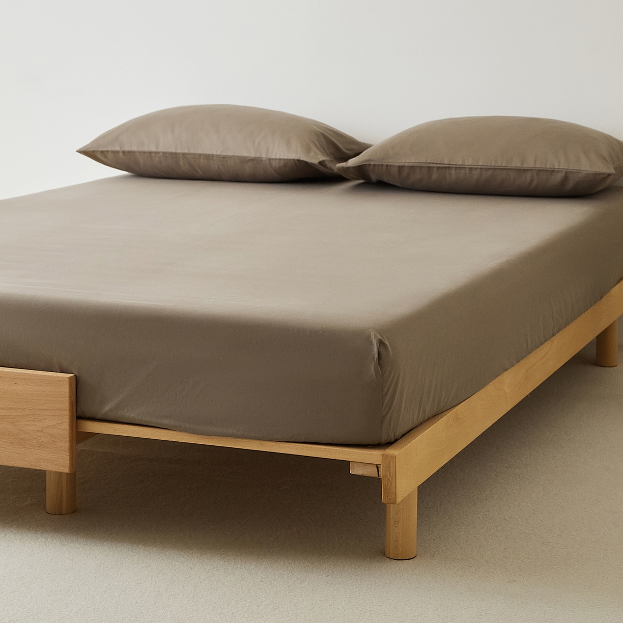 91家纺网 家纺一手货源 找家纺 EH家居 2025新款全棉磨毛纯色单床笠-云栖系列 高级咖