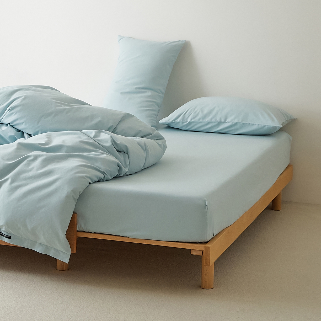 91家纺网 家纺一手货源 找家纺 EH家居 2025新款全棉磨毛纯色单床笠-云栖系列 海蓝