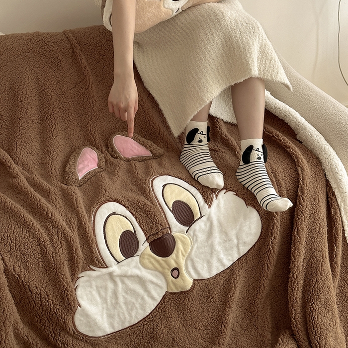 91家纺网 家纺一手货源 找家纺 小叮当家纺仓储工厂店 2025新款A类母婴级迪士尼毛毯牛奶绒毯珊瑚绒毛毯沙发毯盖毯雪花绒毛毯午睡毯子 贴布绣-奇奇蒂蒂