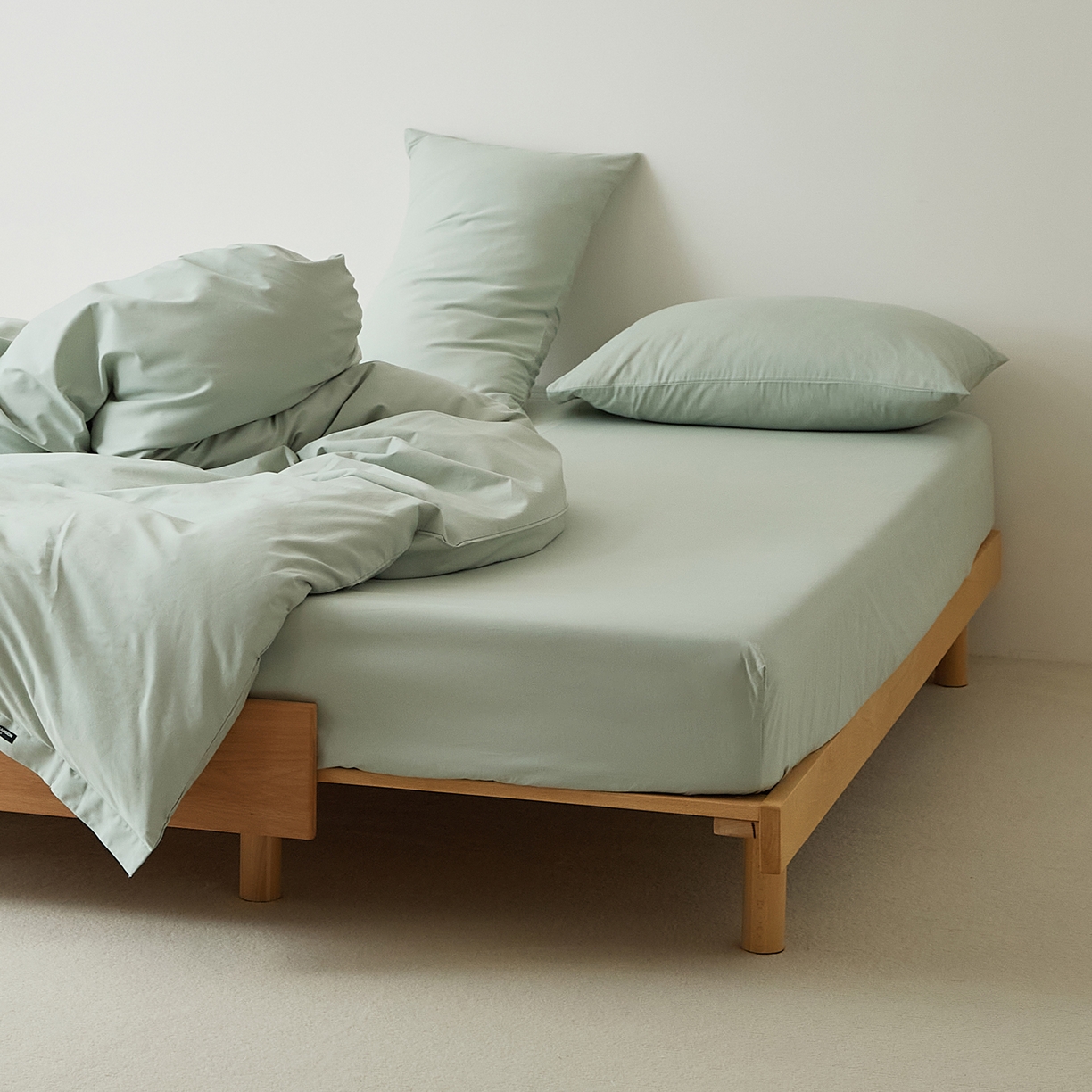 91家纺网 家纺一手货源 找家纺 EH家居 2025新款全棉磨毛纯色单床笠-云栖系列 景蓝色